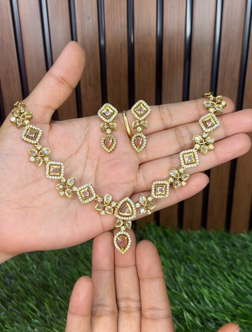 Mehendi Victorian necklace