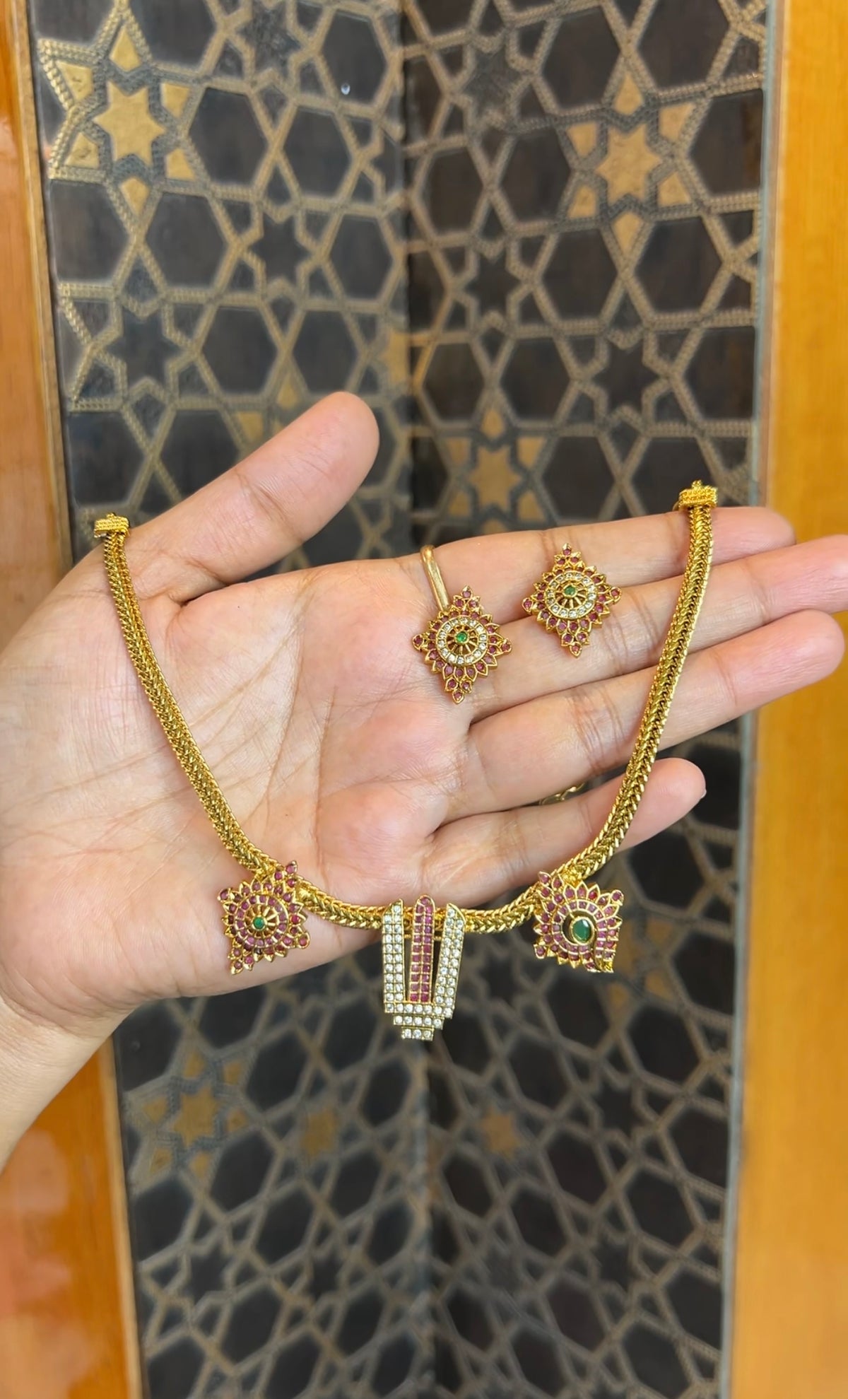 Antique necklace NK202