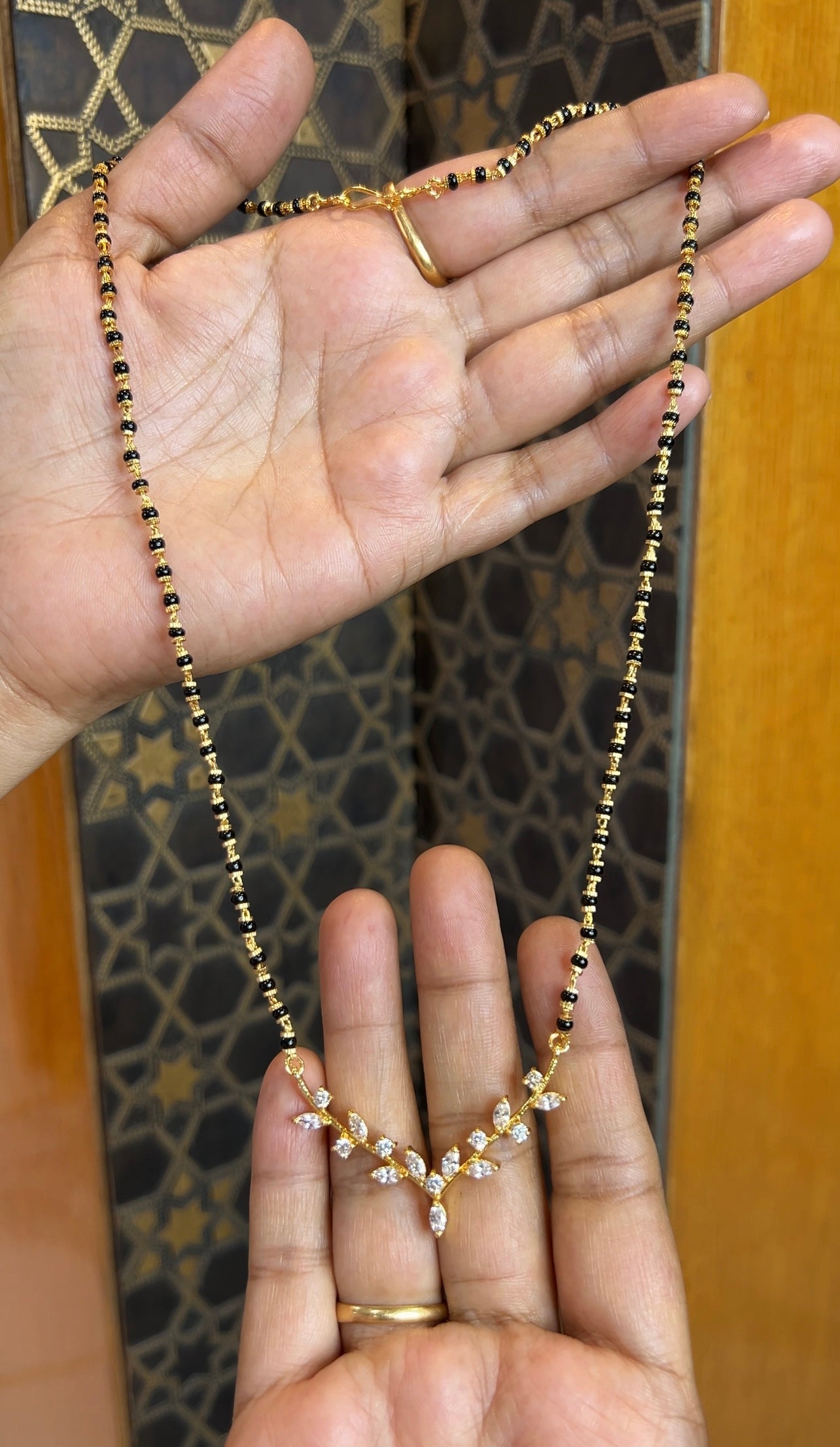 Black beads 22inches BB087