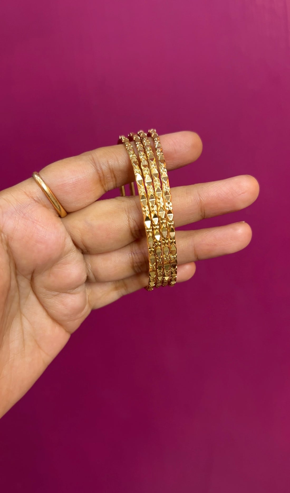 Bangles BNG005