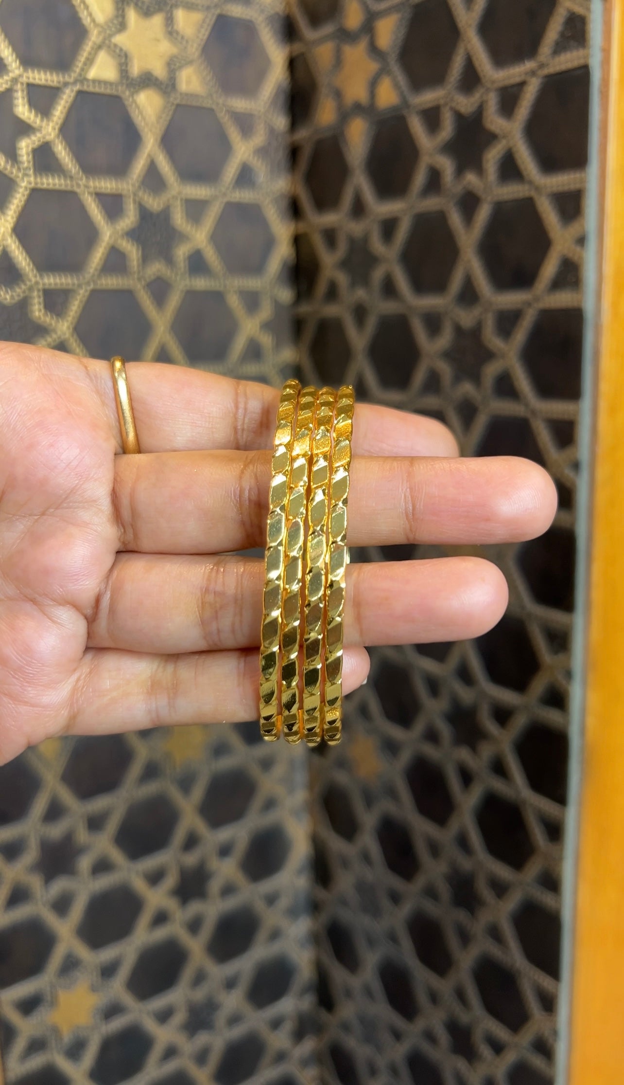 Bangles BNG014