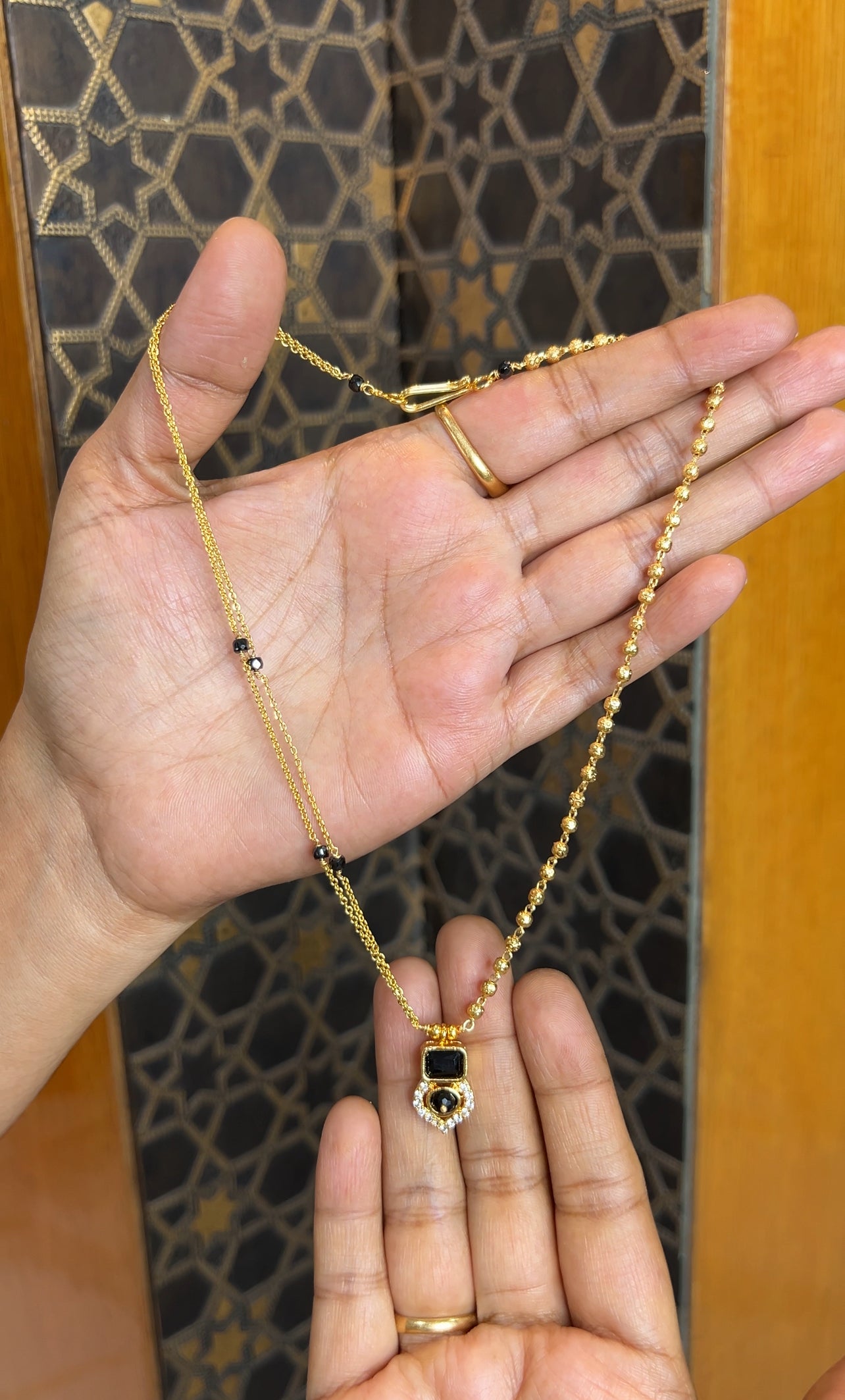Black beads 16inches BB086