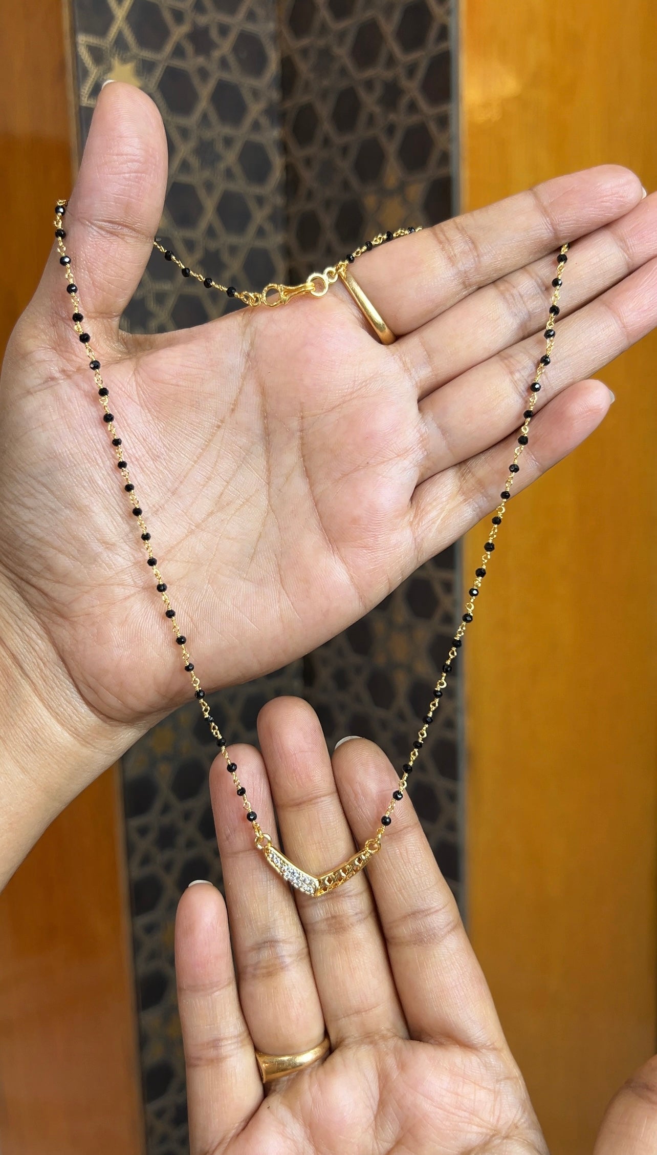 Black beads 16inches BB082