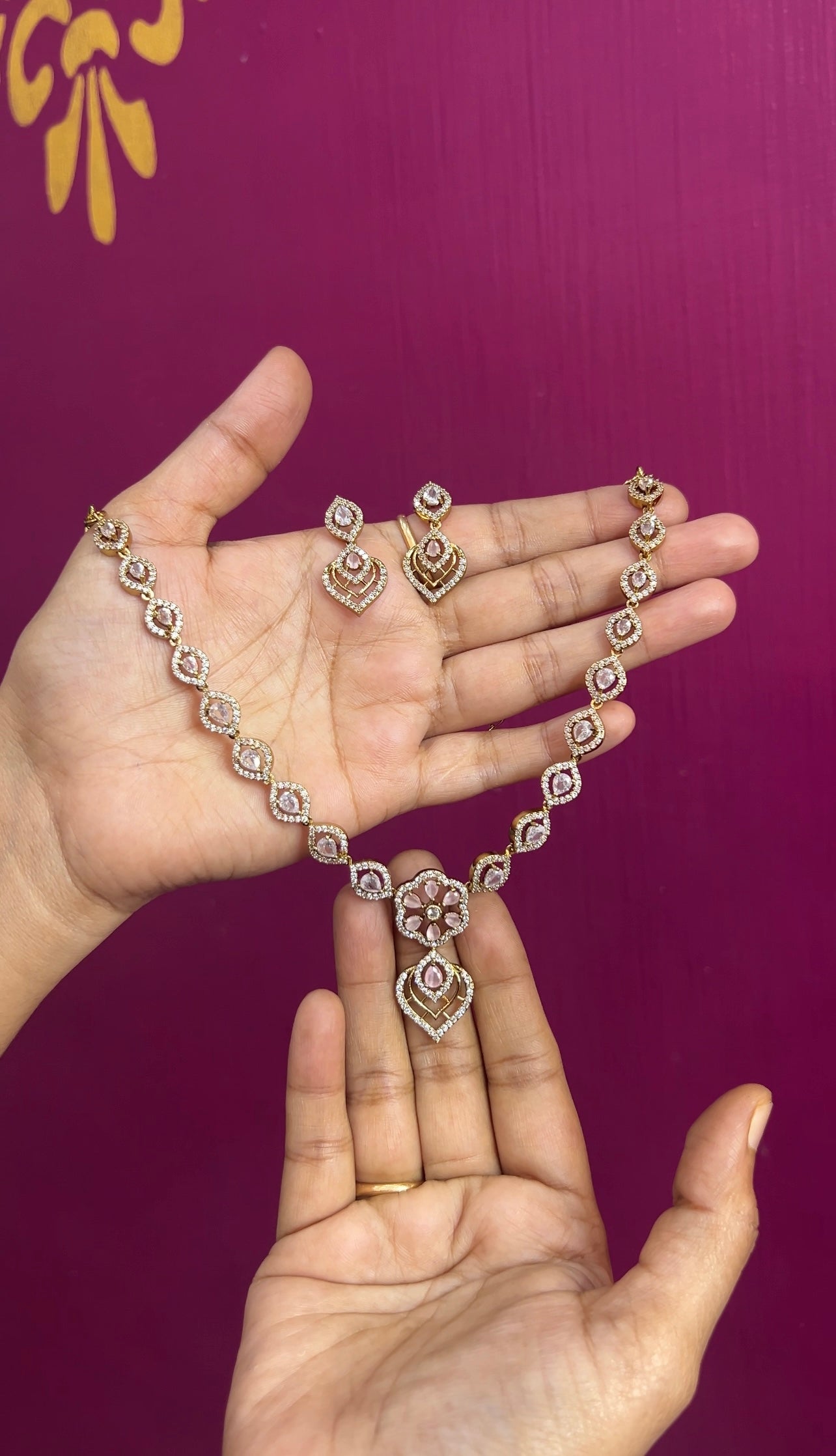 Mehendi Victorian necklace