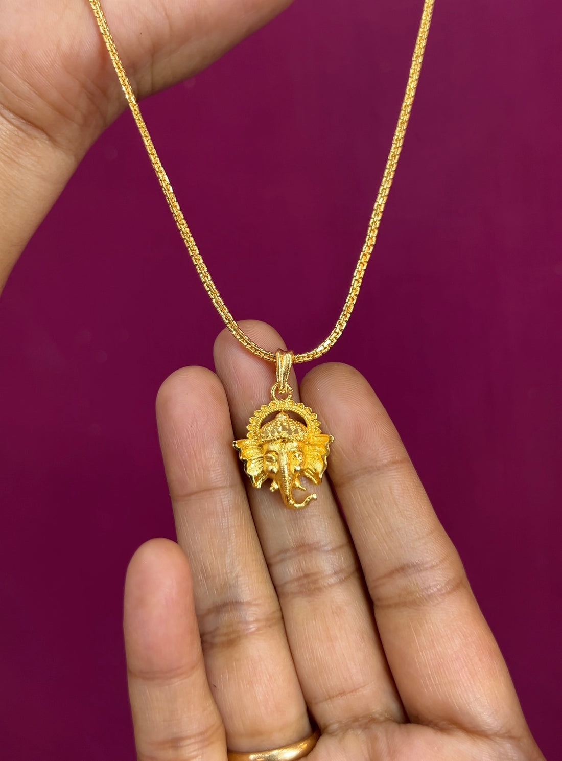 Chain with locket 18 inches