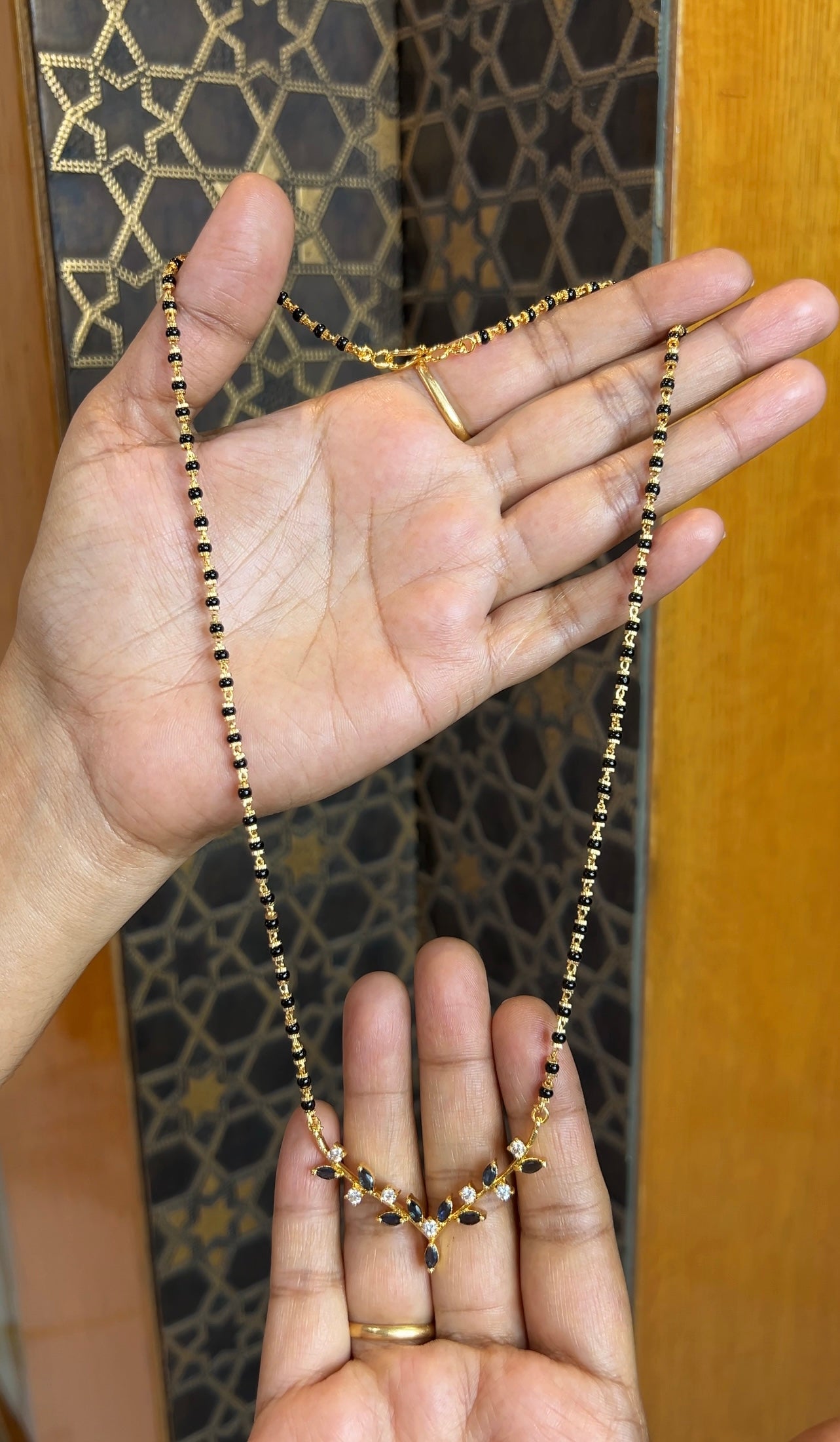 Black beads 22inches BB087