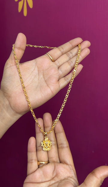 Chain with locket 18inches SHCH017