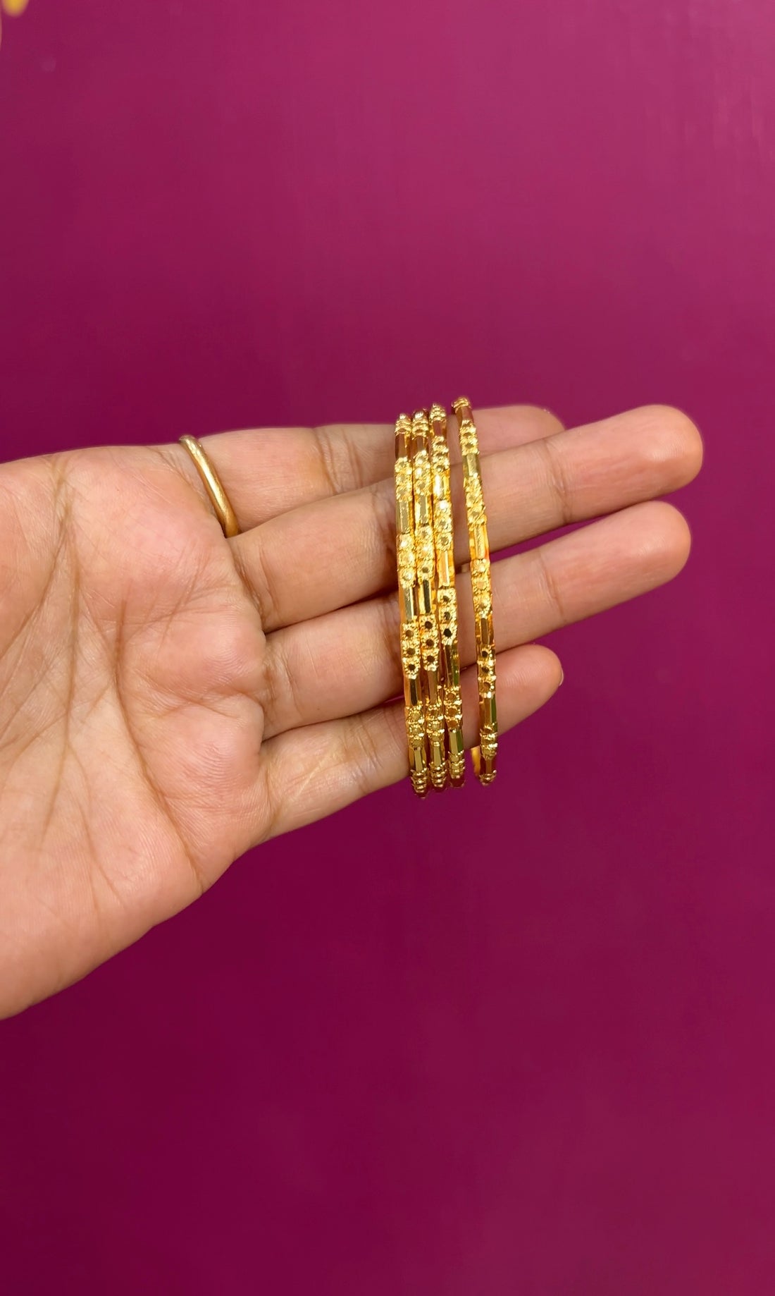 Bangles BNG008