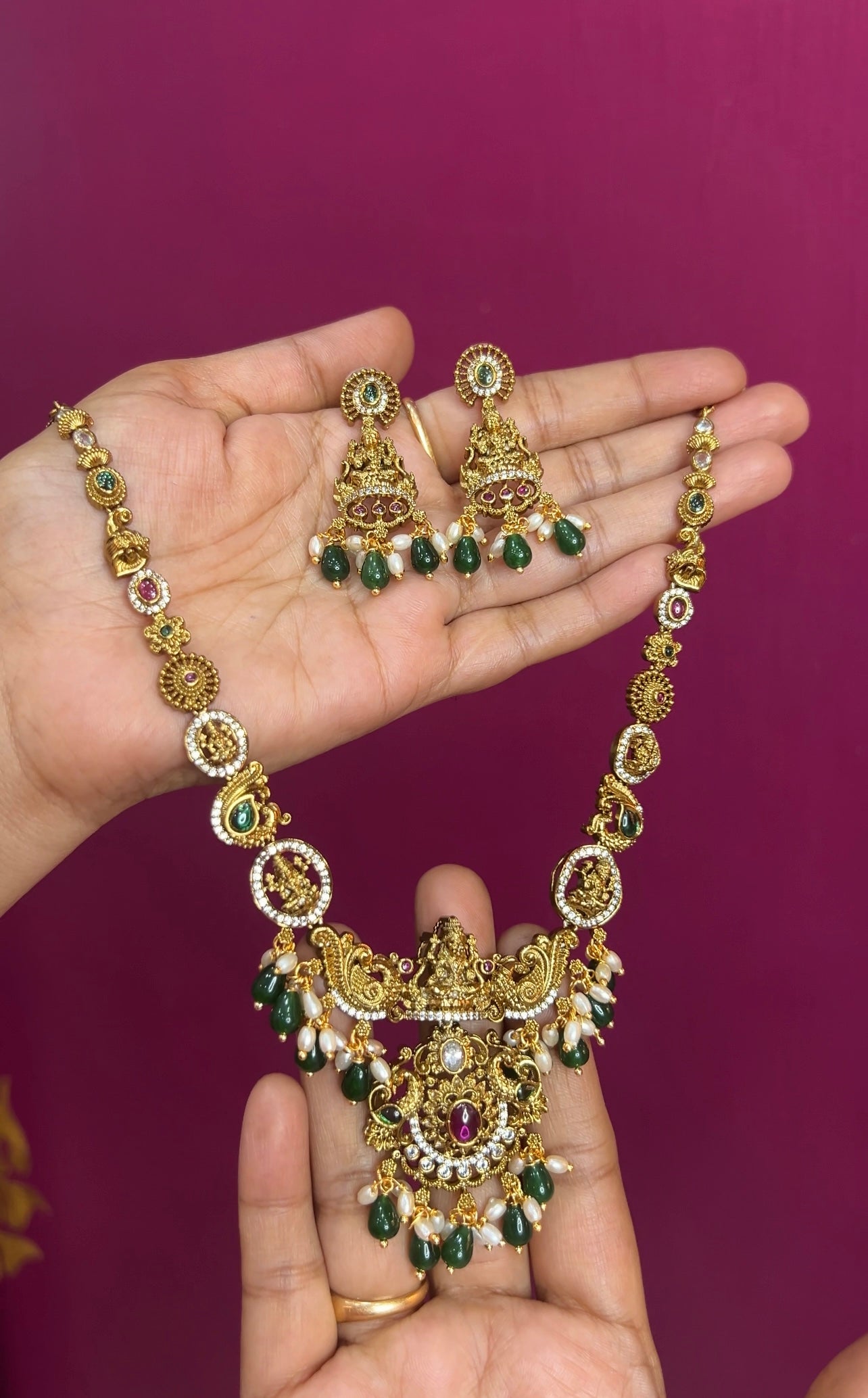 Antique necklace NK061