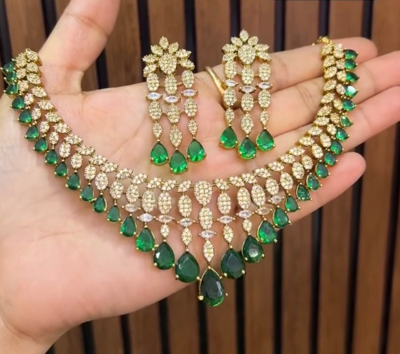 Mehendi Victorian necklace