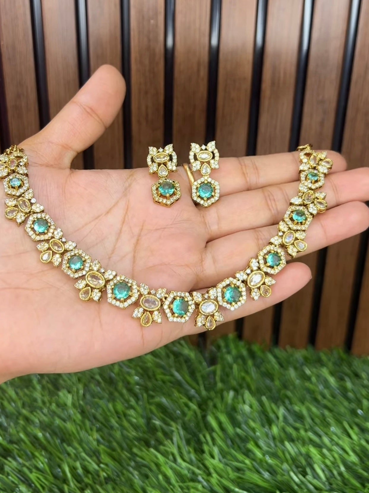 Mehendi Victorian necklace