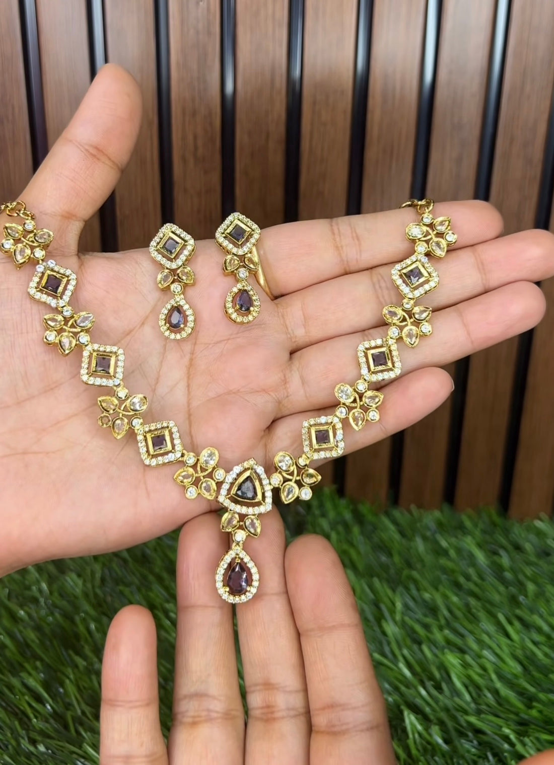 Mehendi Victorian necklace