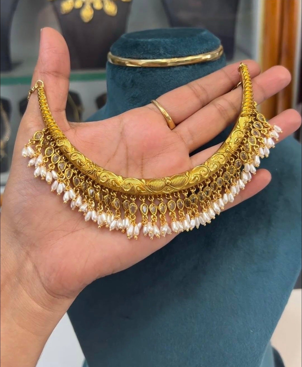 Mehendi finish Kanti necklace