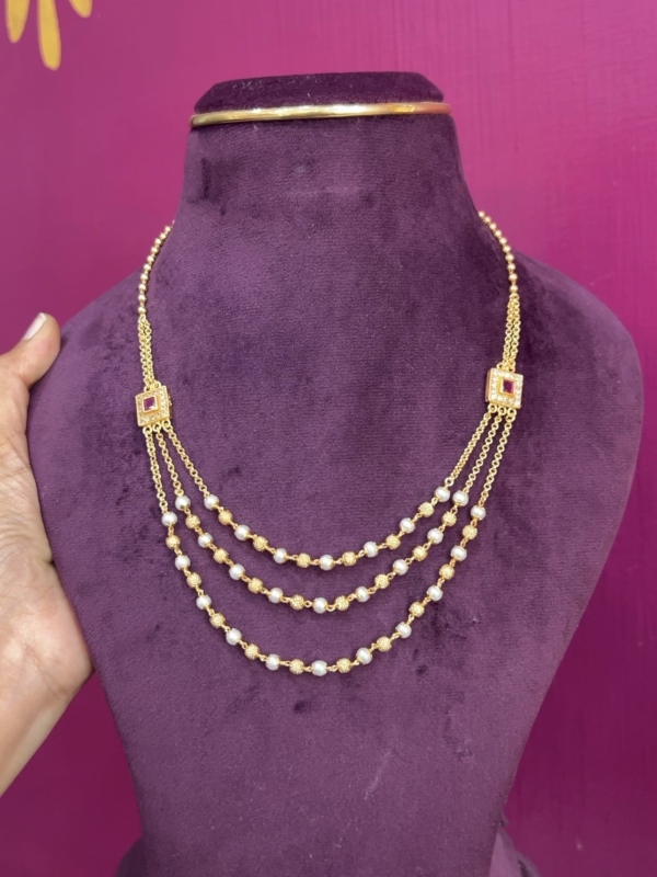 Step layered chain